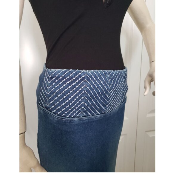 DS Lab Denim Skirt White Stitch Detail and Lace Up Back Size 12 - Picture 6 of 12